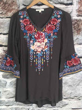 将图片加载到图库查看器，Ruffle Bell Sleeve Black Blouse
